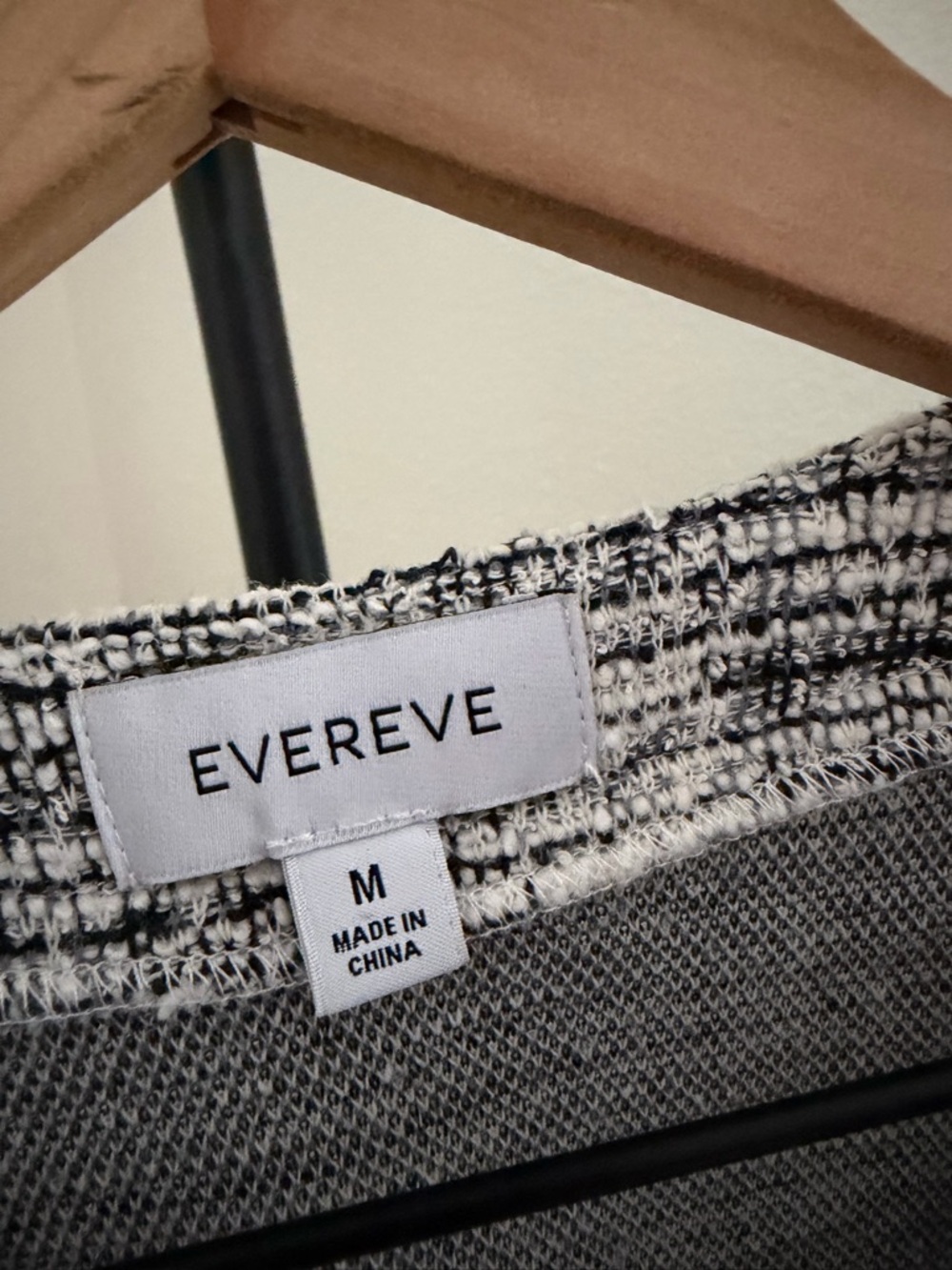 Evereve Cream and Black Textured Short Puff Sleeve Tunic - Picture 5 of 6